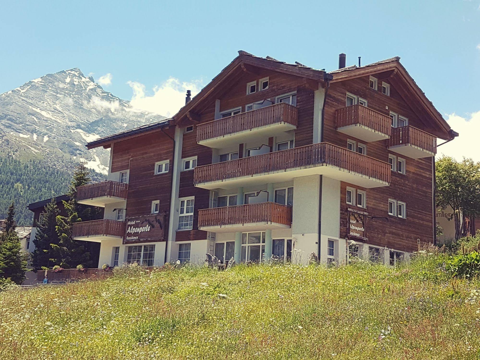 Hotel Alpenperle Saas-Fee Esterno foto